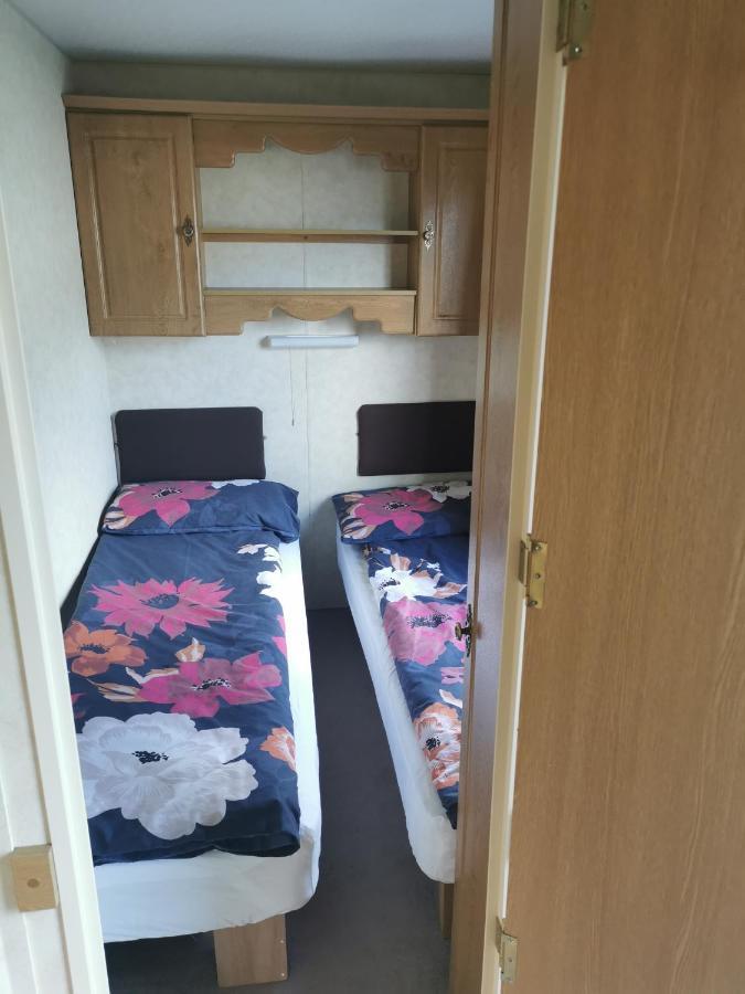 Lochlands Caravan Park X Villa Forfar Buitenkant foto