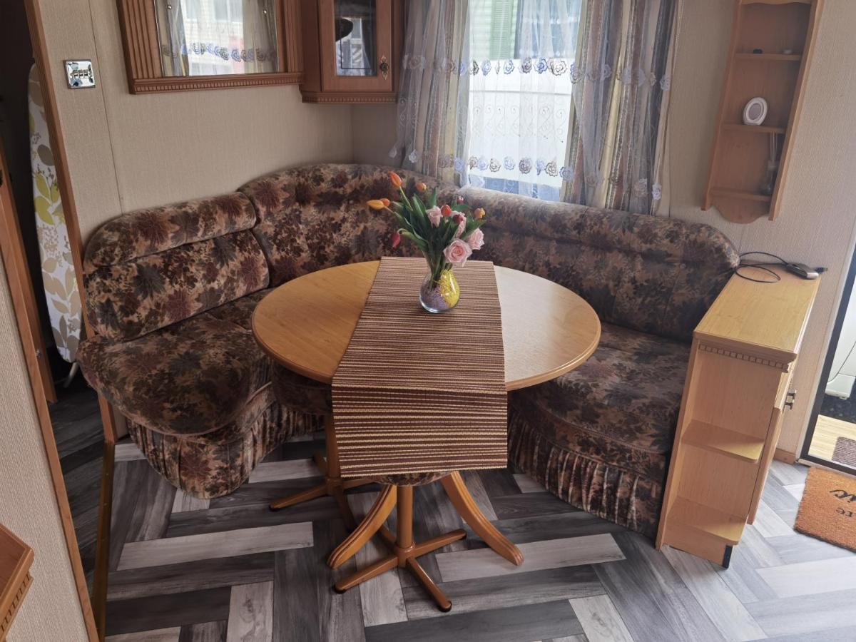 Lochlands Caravan Park X Villa Forfar Buitenkant foto