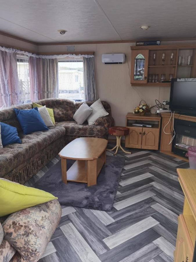 Lochlands Caravan Park X Villa Forfar Buitenkant foto